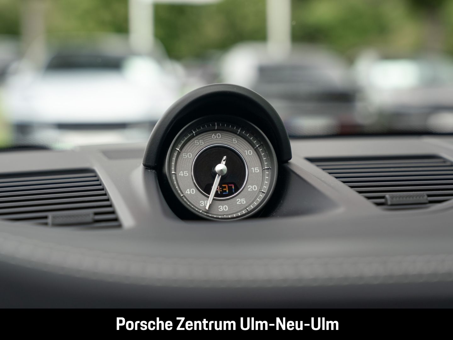 Porsche 992 911 Turbo S Pythongrün Sportabgasanlage LED