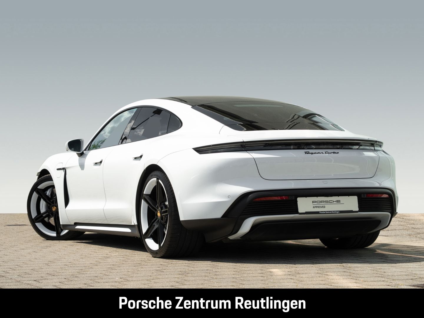 Porsche Taycan Turbo BOSE Panoramadach Surround-View LED