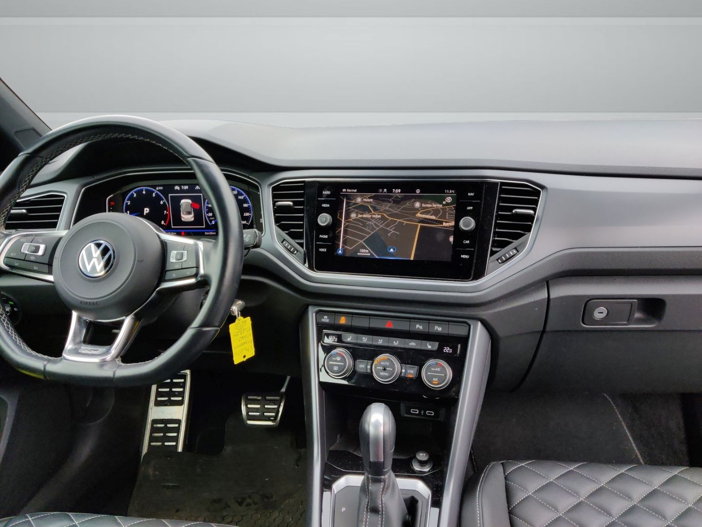 Volkswagen T-Roc R-Line - Samsaru's Car Outlet