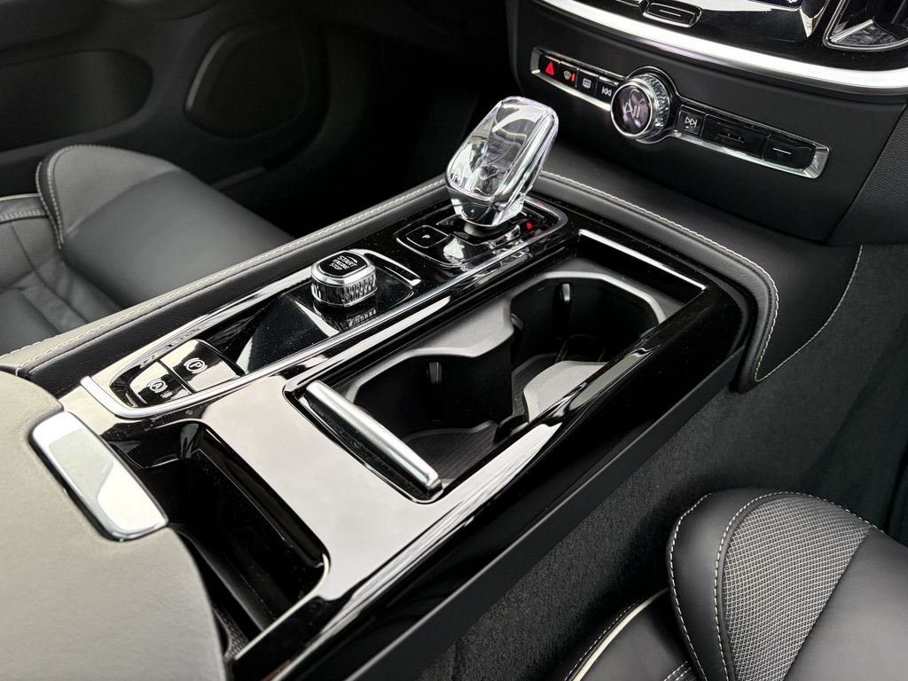 Volvo V60 T8 AWD Geartronic Recharge Plug-In Hybrid