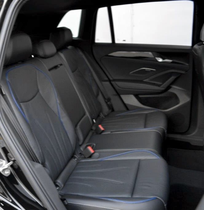 Volkswagen Tiguan 2.0 TSI 4Motion R-Line, Vollausstattung!