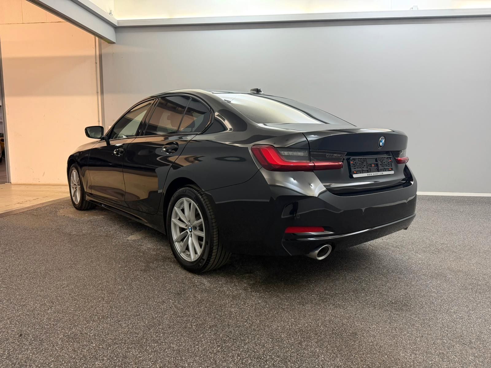 BMW 320 d xDrive Limo*1.HD*U-FREI*BMW-GARANTIE*