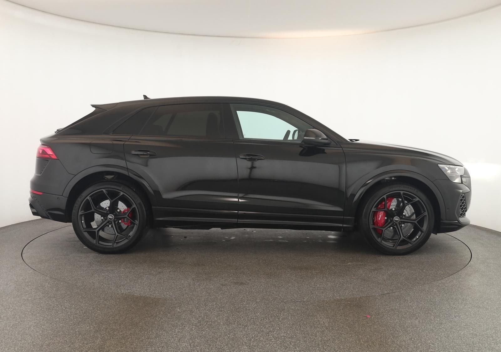 Audi RS Q8 SUV performance Laser Pano Vmax RSAbgas 23