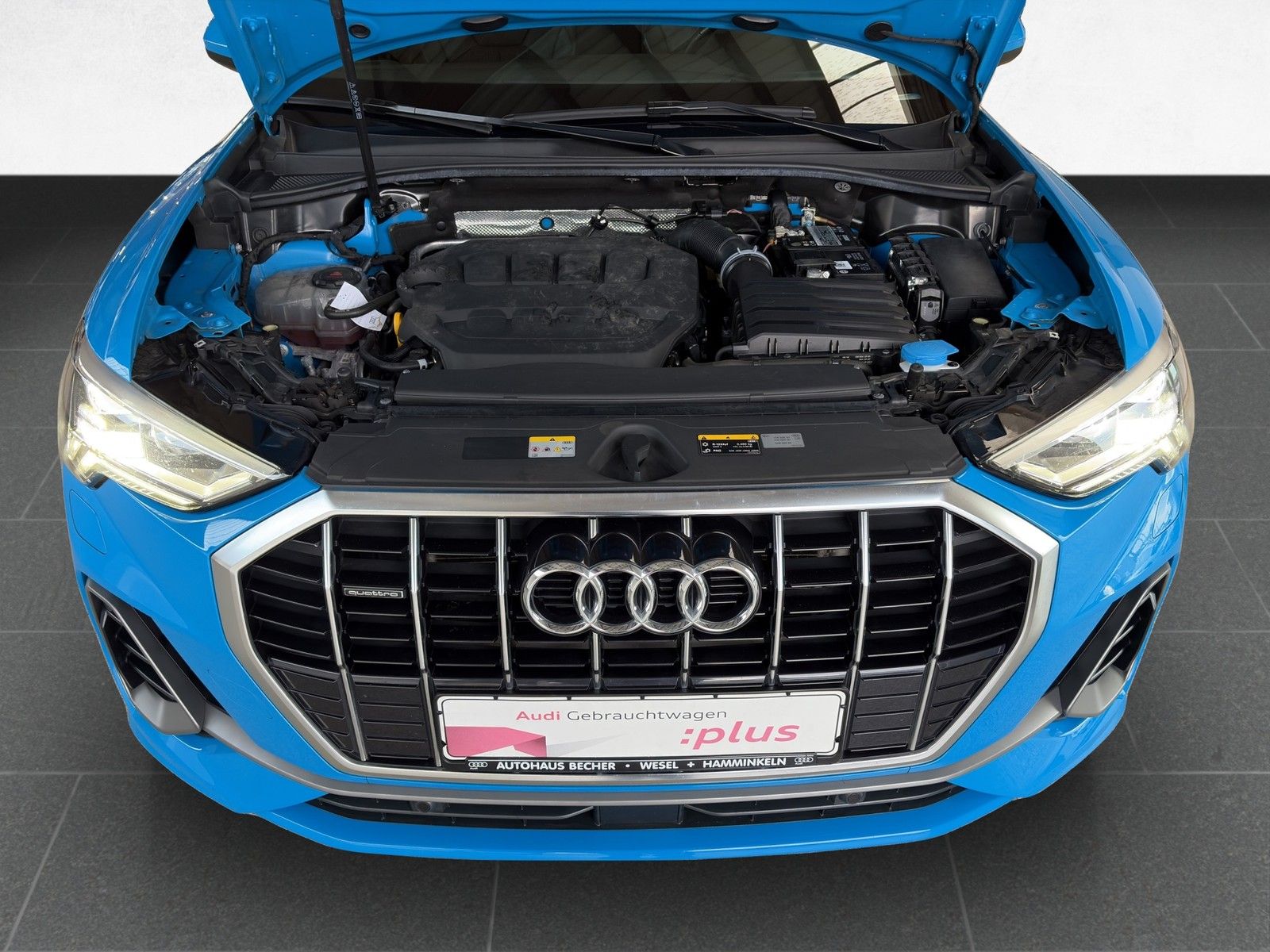 Audi Q3 S line 40 TFSI quattro S tronic /AHK/Pano/LED