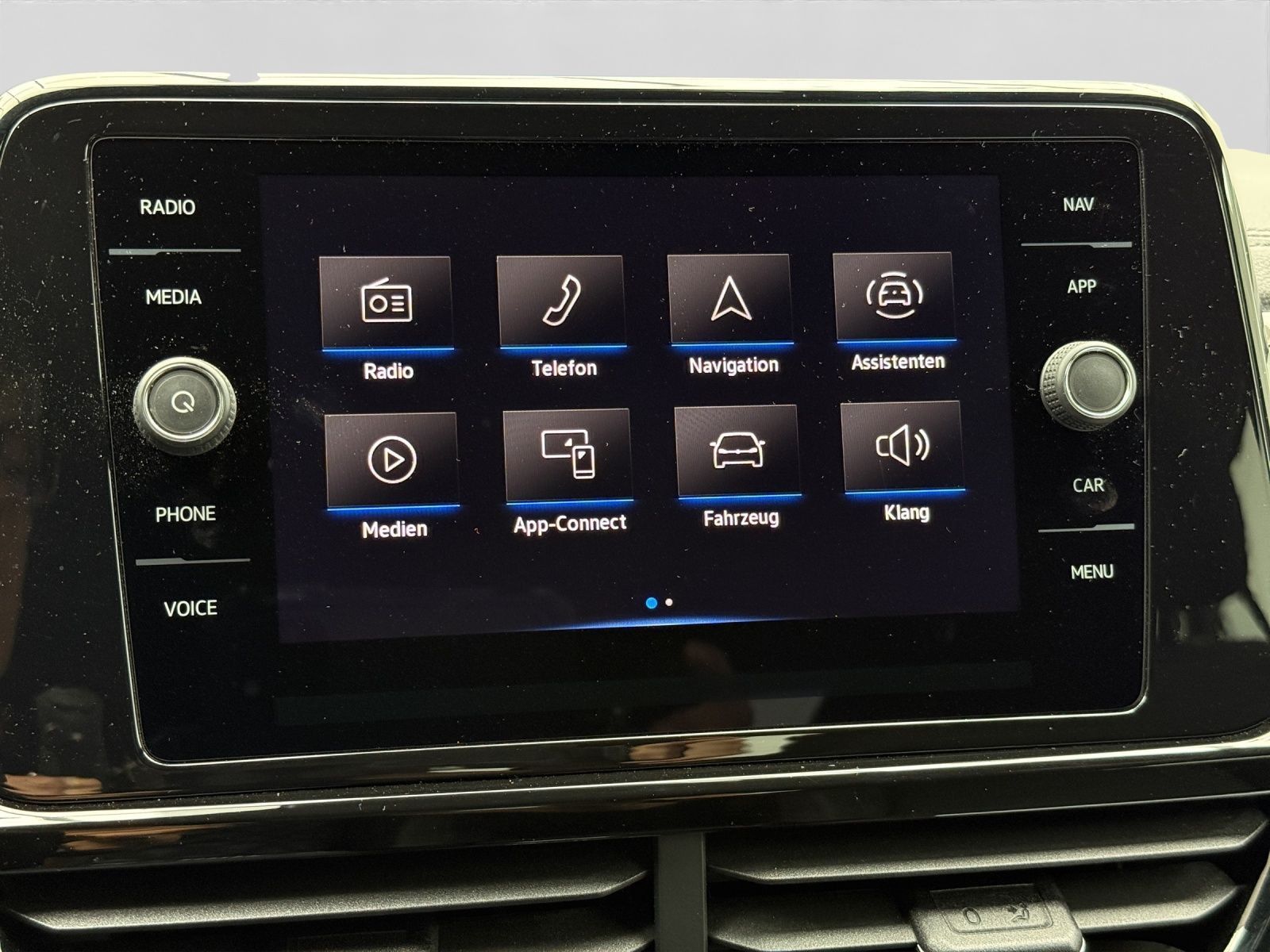 Volkswagen T-Roc 1.0 TSI BLACK STYLE - Samsaru's Car Outlet