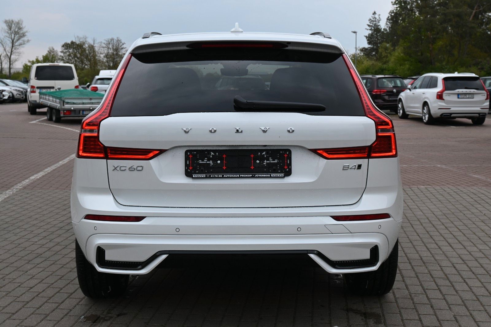 Volvo XC60 B4 D Autom. Plus Dark*STDHZG*360°*H&K*ACC