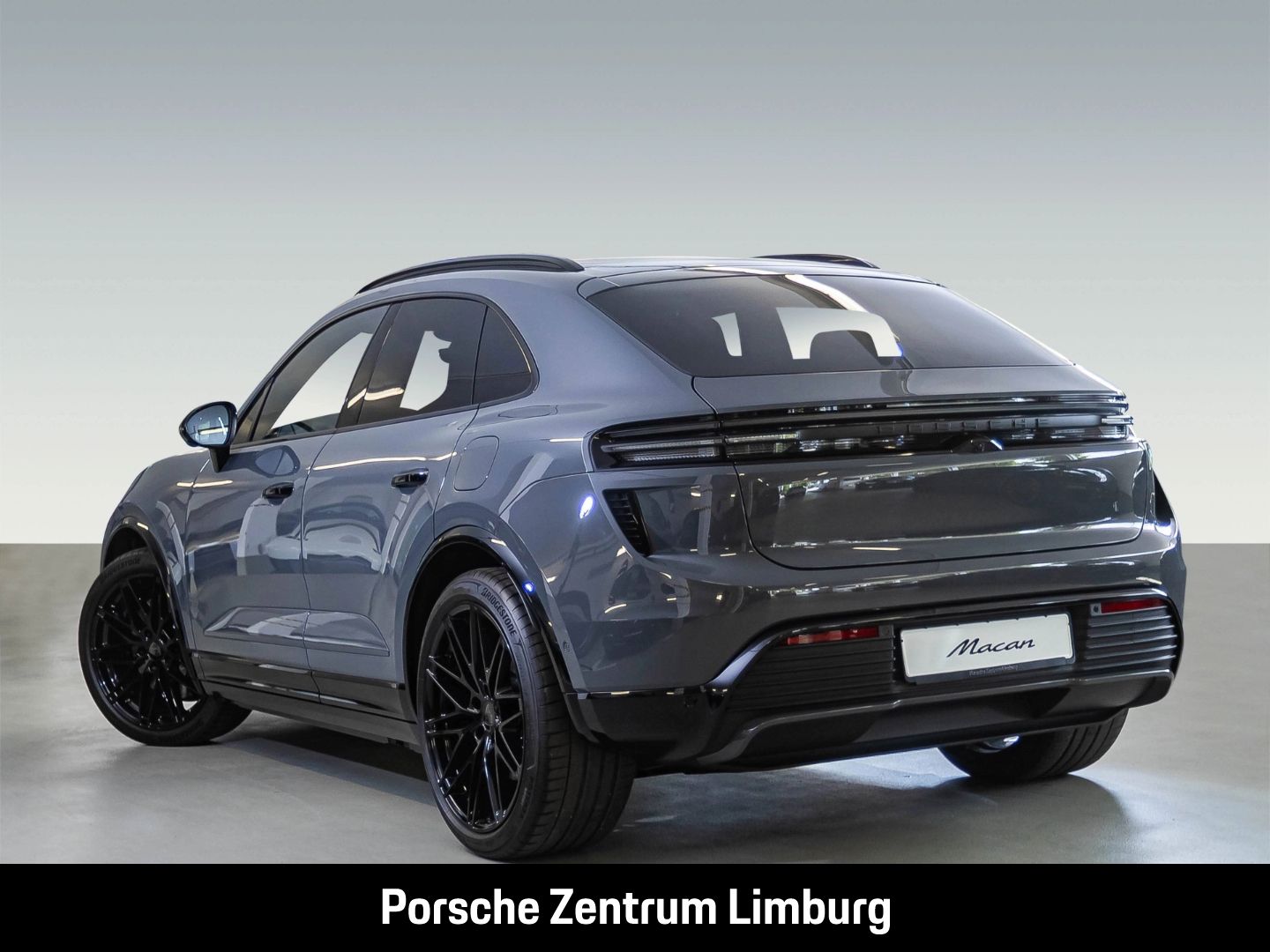 Porsche Macan Turbo BOSE Panoramadach Luftfederung LED