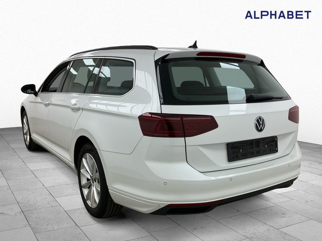 Volkswagen Passat Variant 2.0 TDI Business - Samsaru's Car Outlet