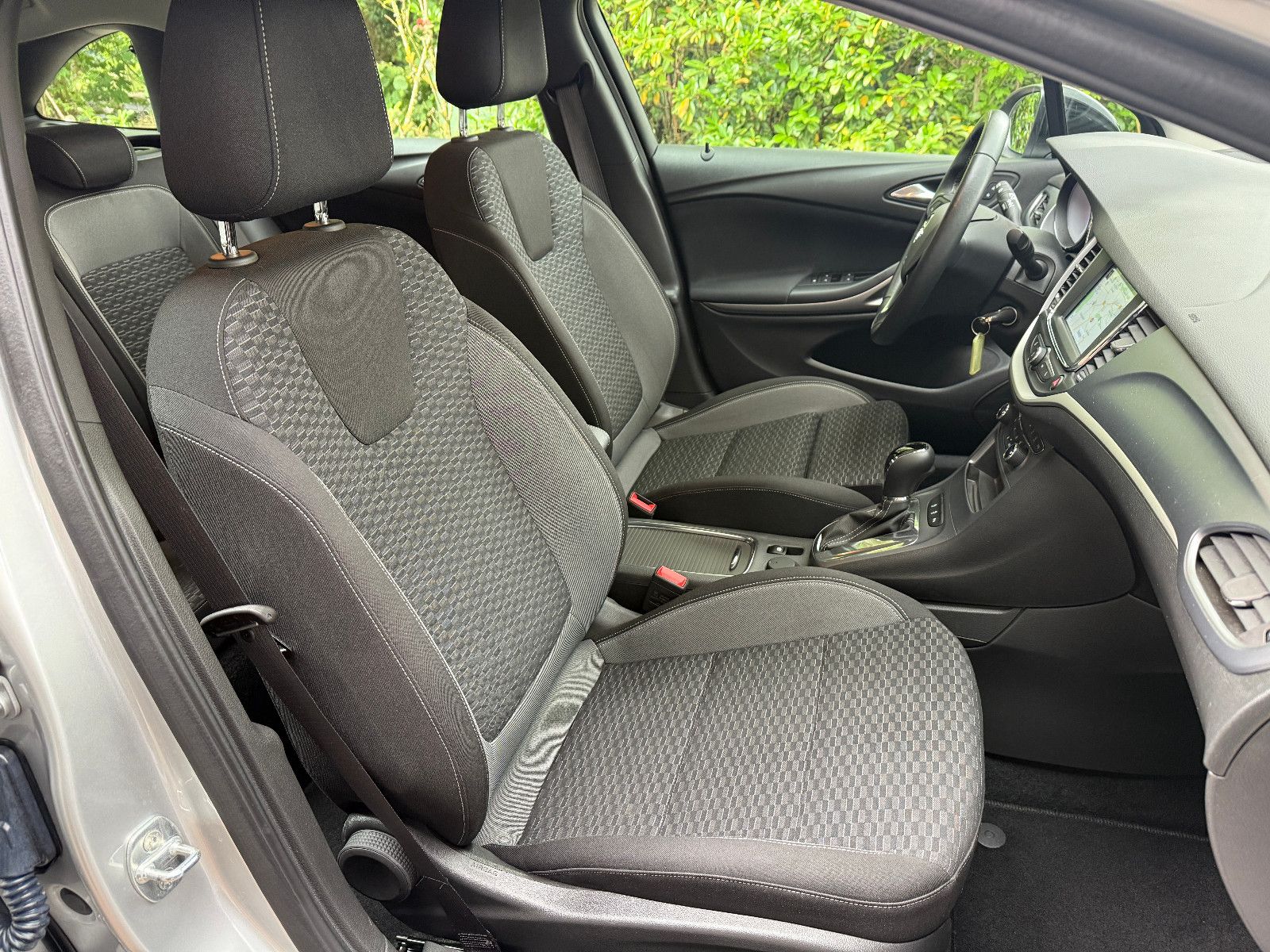 Opel Astra ST 1.5d Business - Samsaru's Car Outlet
