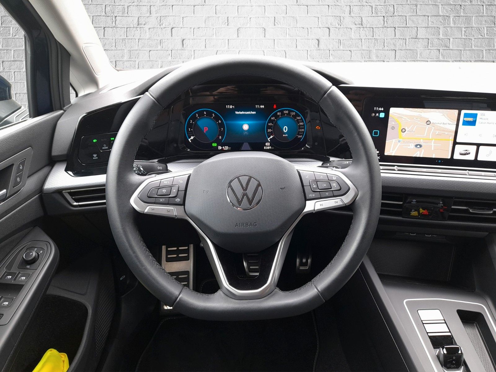 Volkswagen Golf Active 1.0 eTSI DSG - Samsaru's Car Outlet