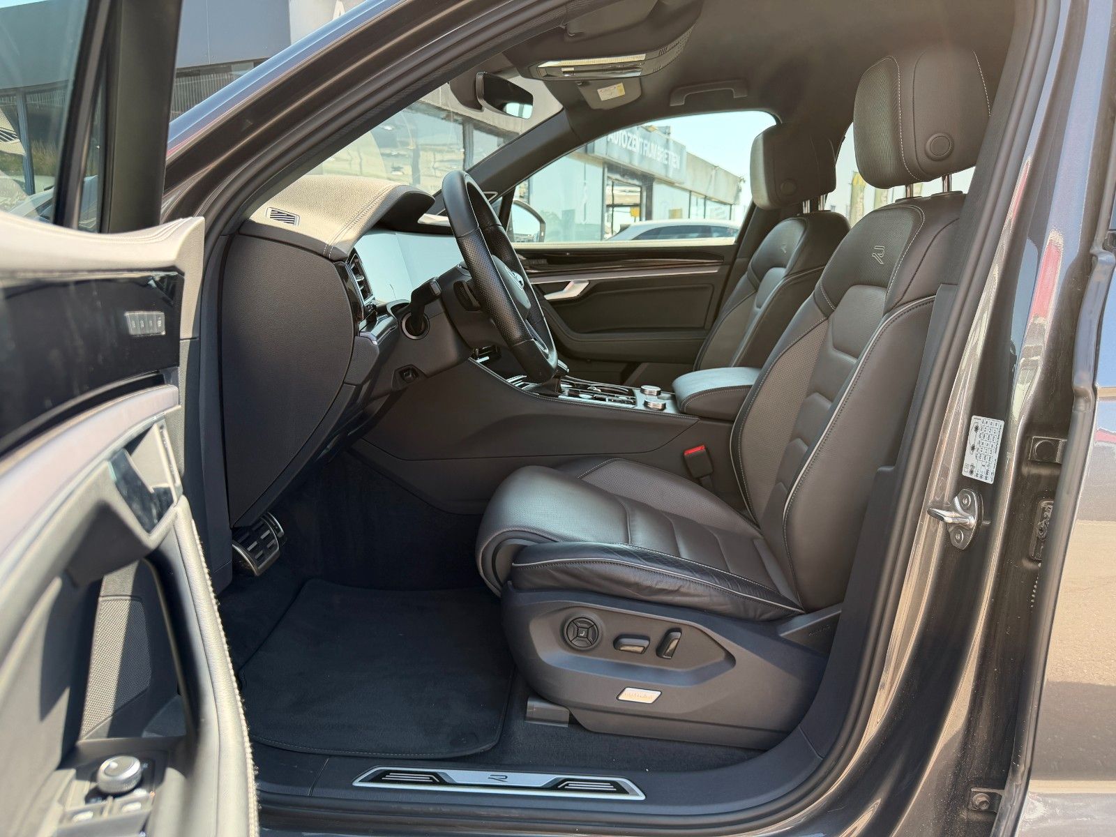Volkswagen Touareg 3.0 TDI R-Line*4M*Nachtsicht*Luft*Black