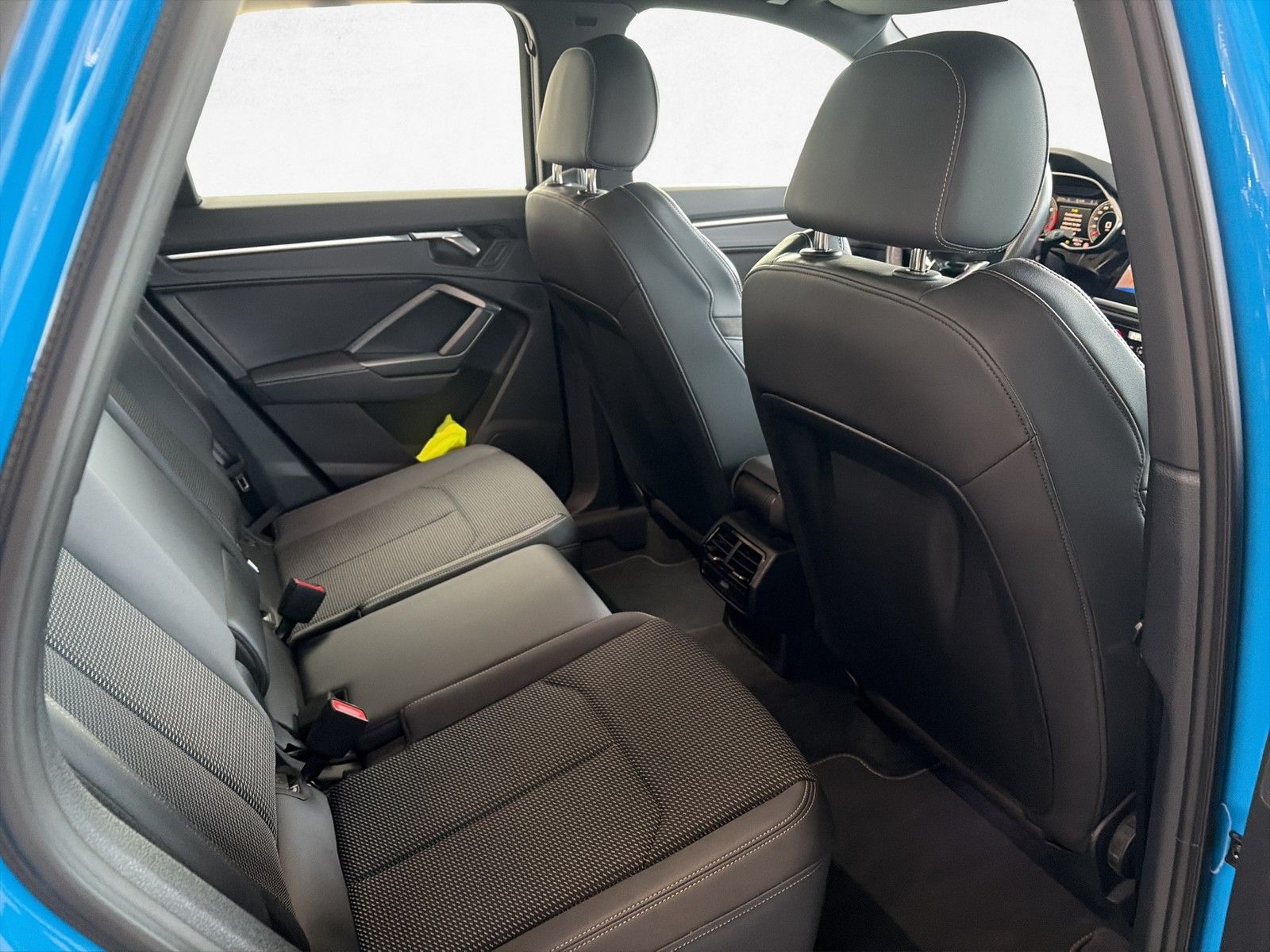 Audi Q3 S line 40 TFSI quattro S tronic /AHK/Pano/LED