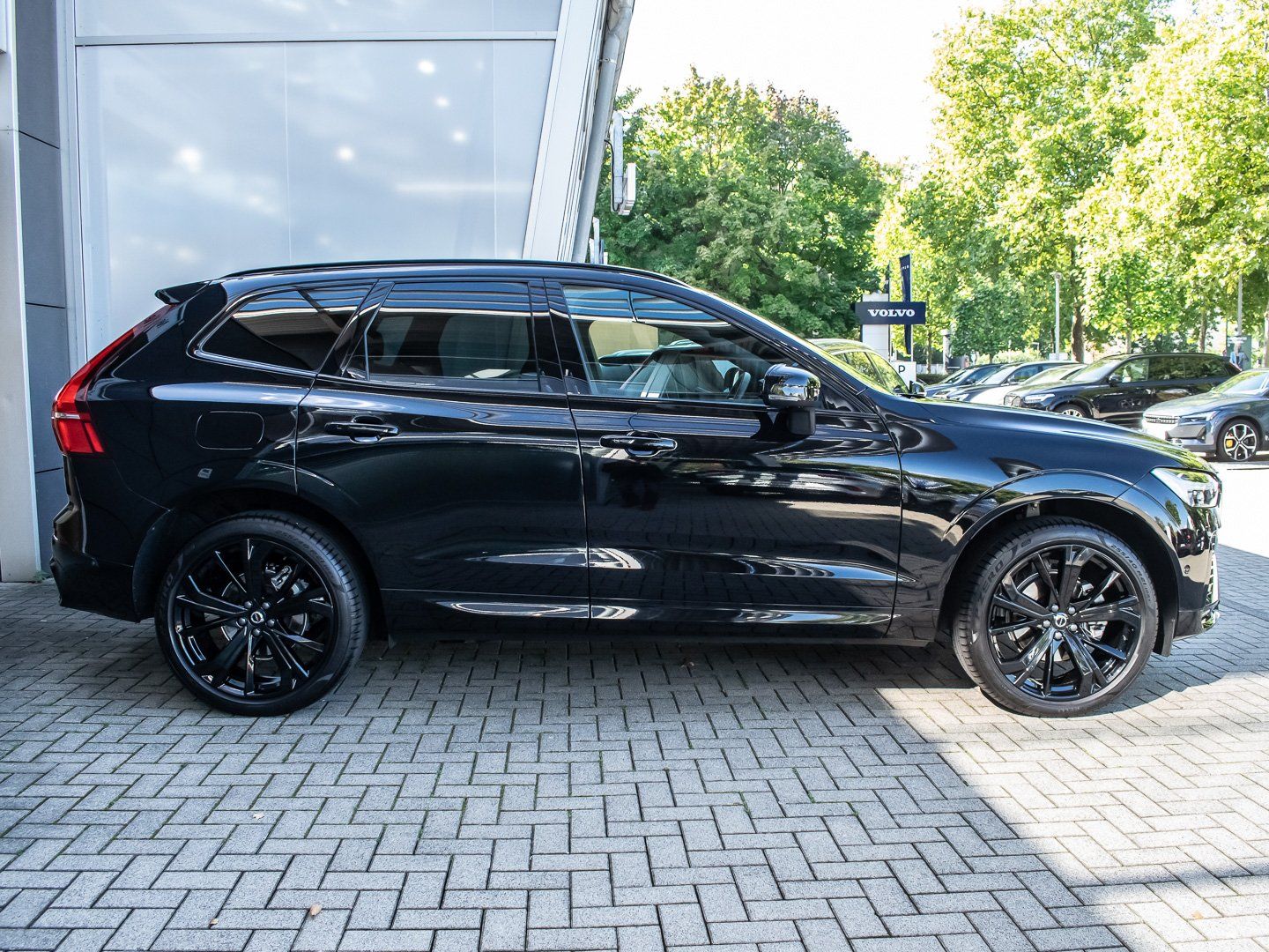 Volvo XC60 B5 (E6d) Ultra Black Edition 360 3xKLIMA LM