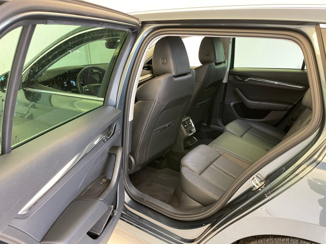 Skoda Octavia Combi 2.0 TDI First Edition - Samsaru's Car Outlet