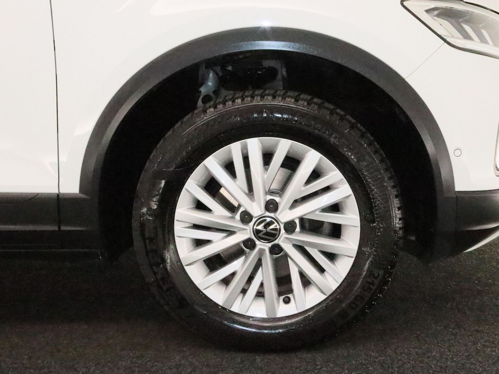 Volkswagen T-Roc 1.5 TSI Life - Samsaru's Car Outlet
