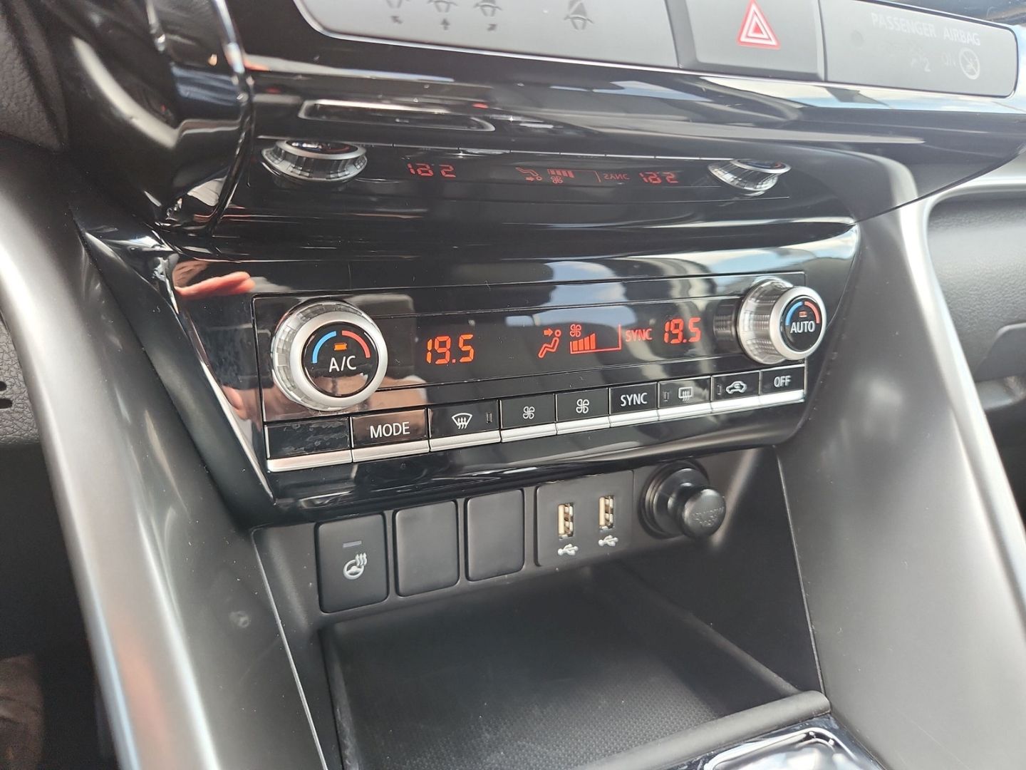 Mitsubishi Eclipse Cross Plug-In Hybrid Select Black *Black