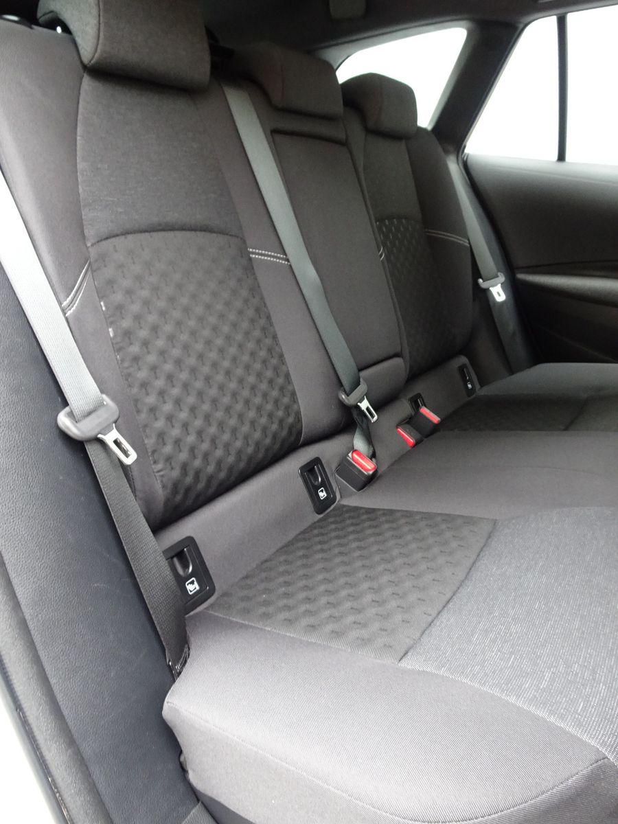 Toyota Corolla Touring Sports 2.0 Hybrid Business - Samsaru's Car Outlet