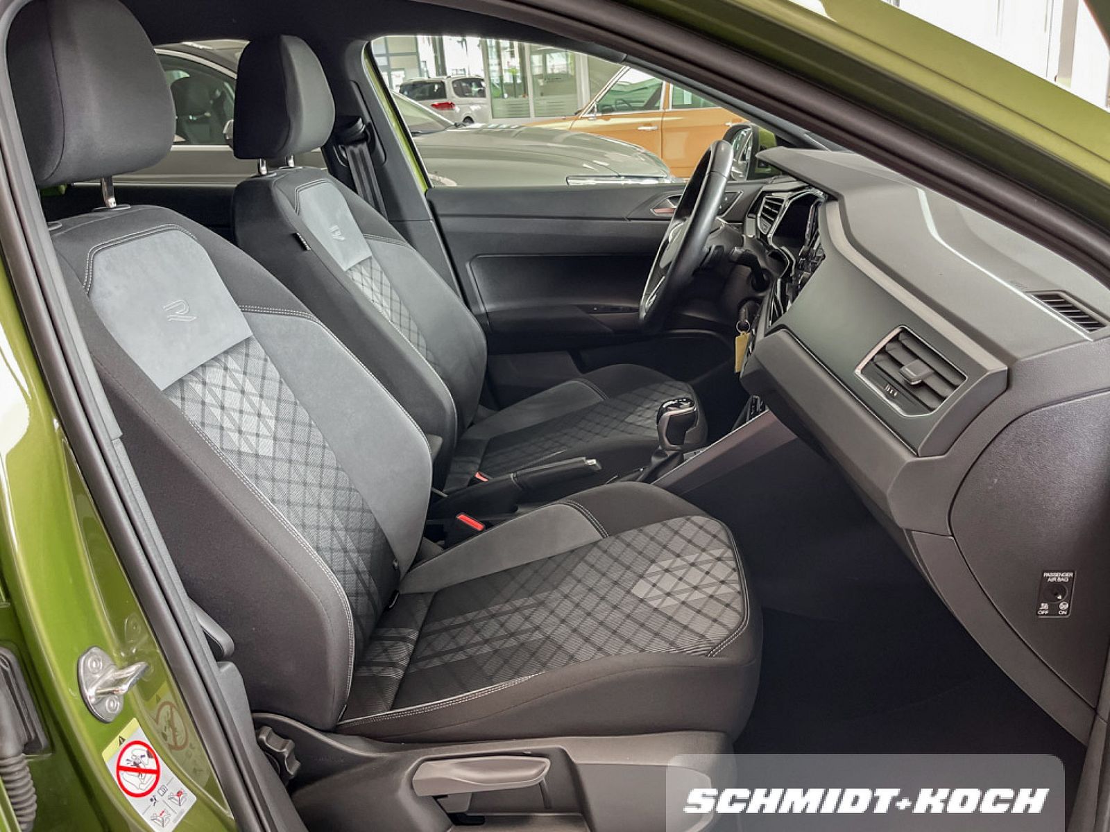 Volkswagen Taigo 1.5 TSI R-Line DSG - Samsaru's Car Outlet