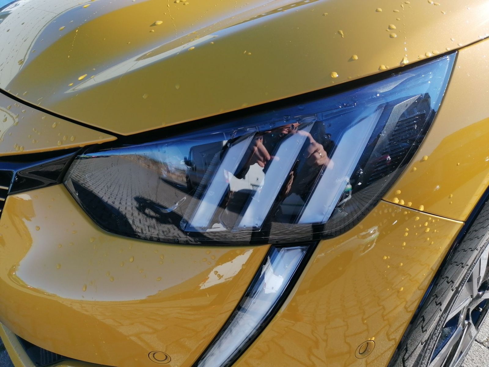 Peugeot 208 e- GT - Samsaru's Car Outlet