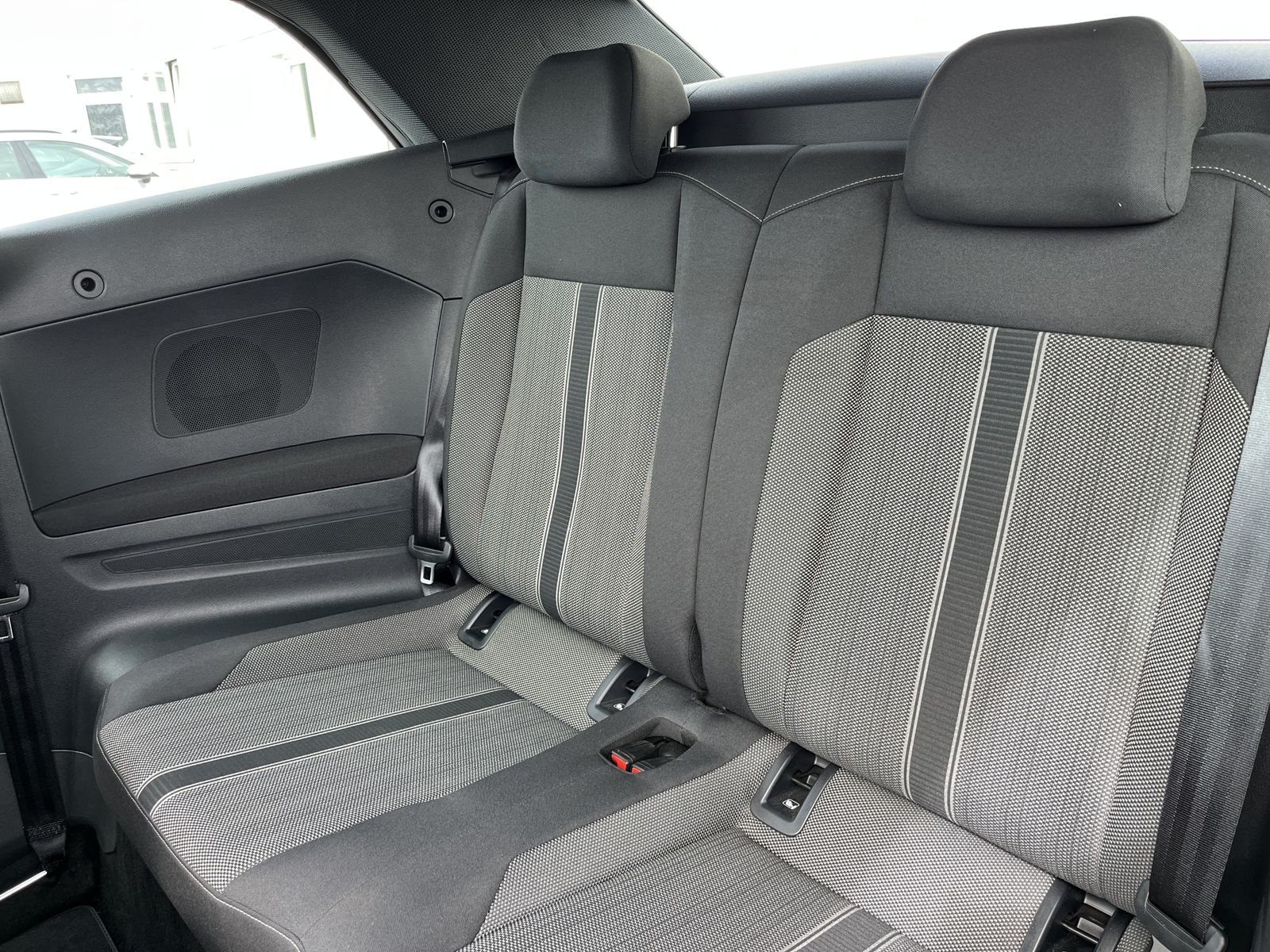 Volkswagen T-Roc Cabriolet 1.5 TSI DSG Style - Samsaru's Car Outlet