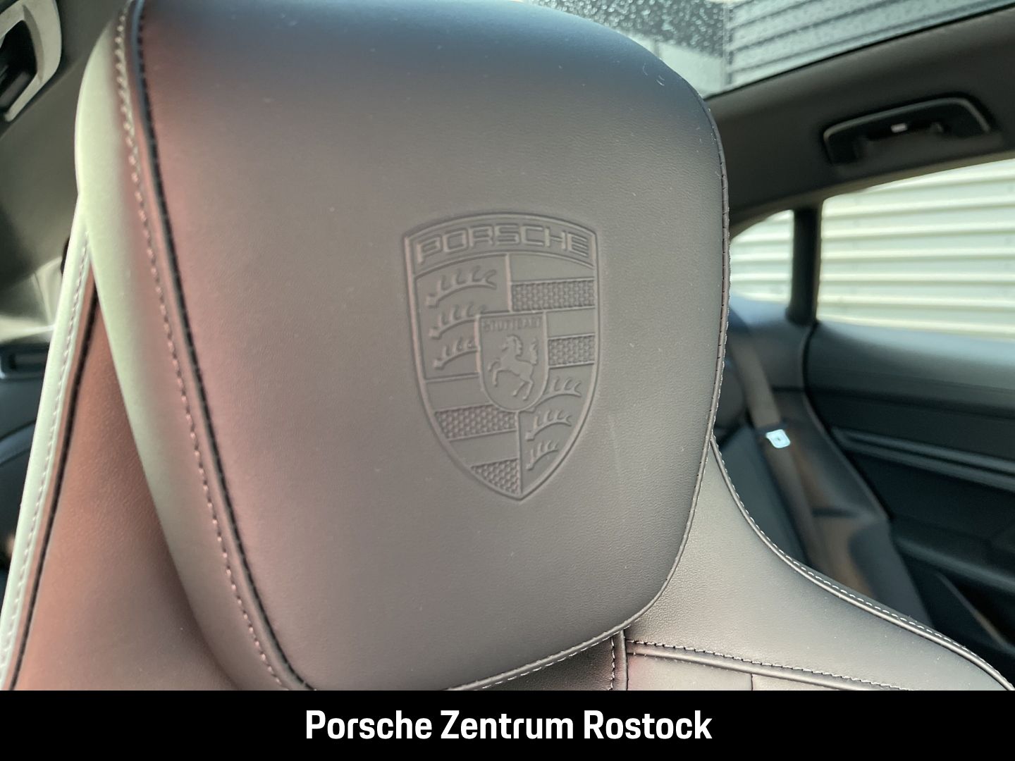 Porsche Taycan 4 Cross Turismo InnoDrive LED-Matrix