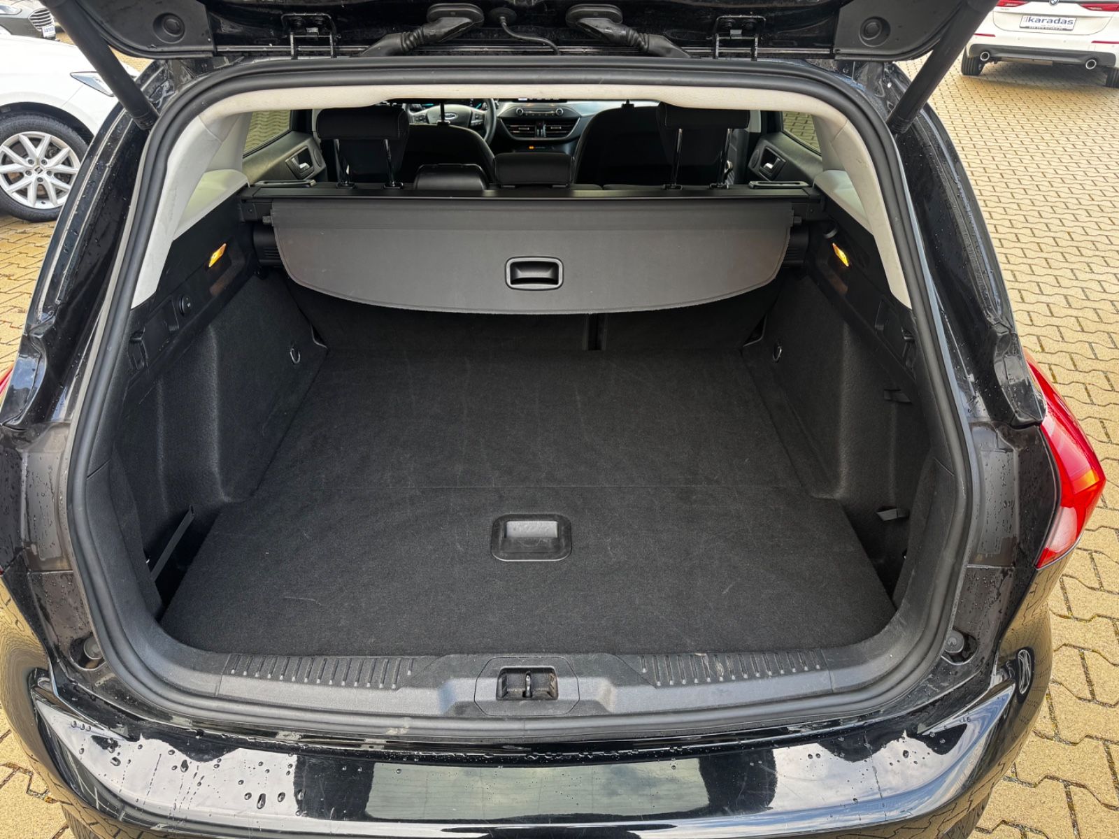 Ford Focus Turnier 2,0 EcoBlue Titanium - Samsaru's Car Outlet