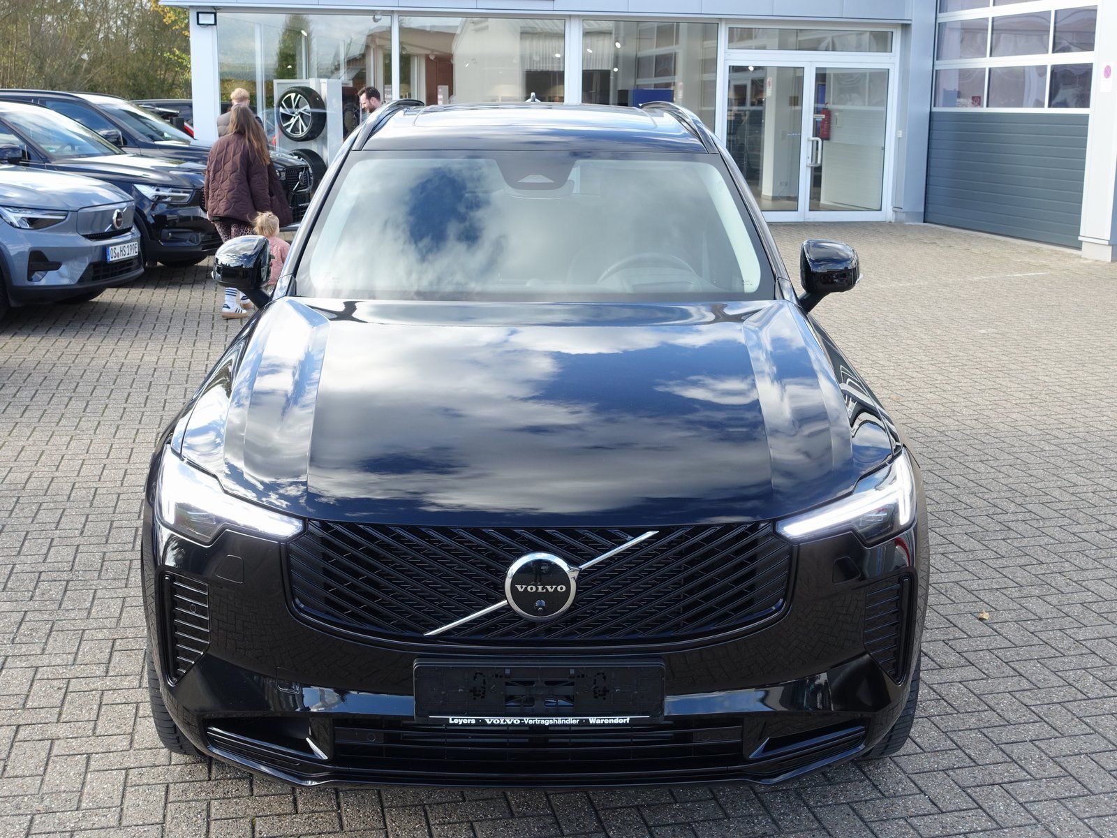 Volvo XC90 Plus Dark T8 AWD Plug-in Hybrid B&W/HUD