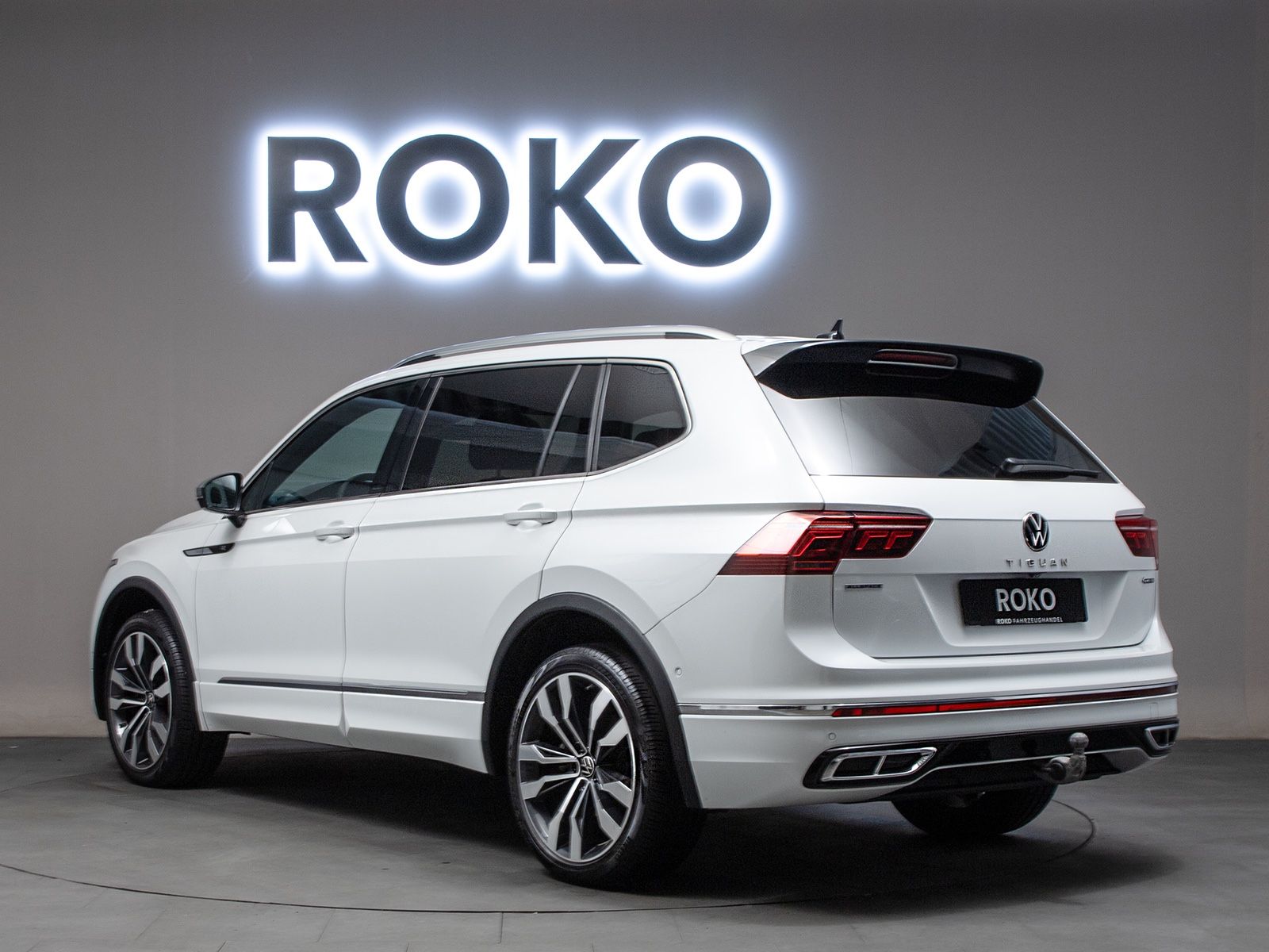 Volkswagen Tiguan Allspace R-Line 4M 7-Sitzer 360°MEGAVOLL