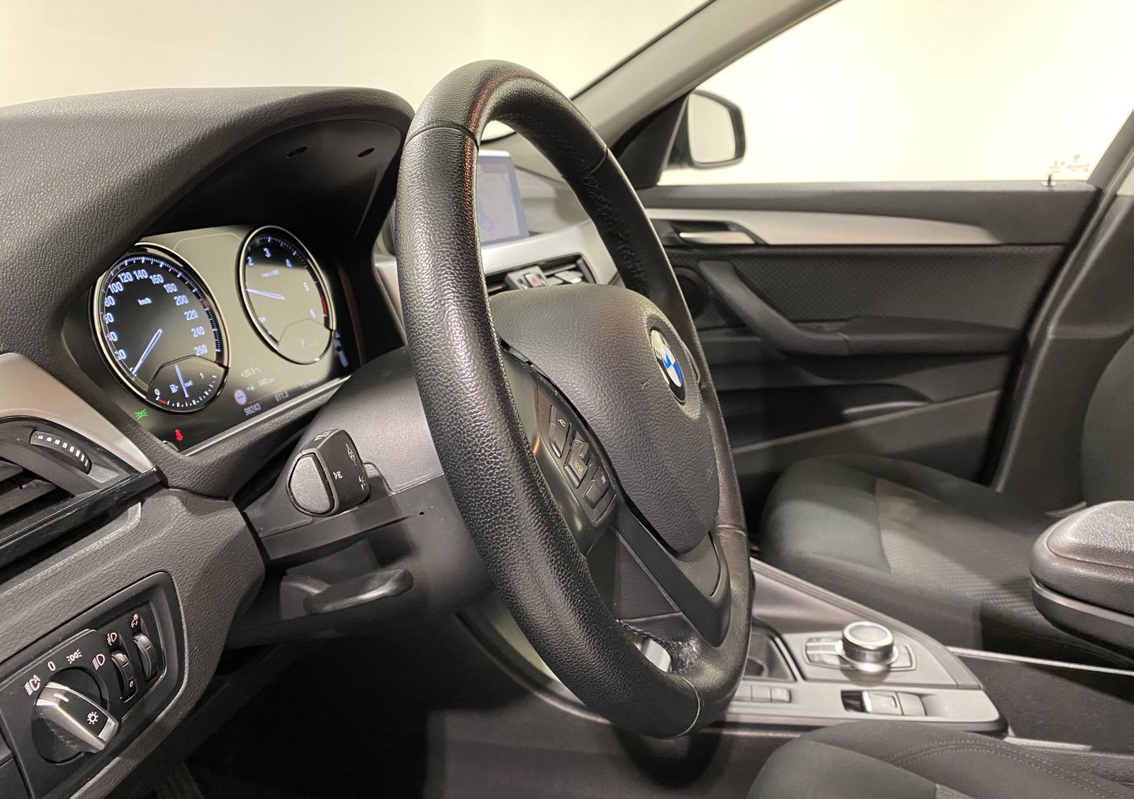 BMW X1 xDrive18d Aut - Samsaru's Car Outlet