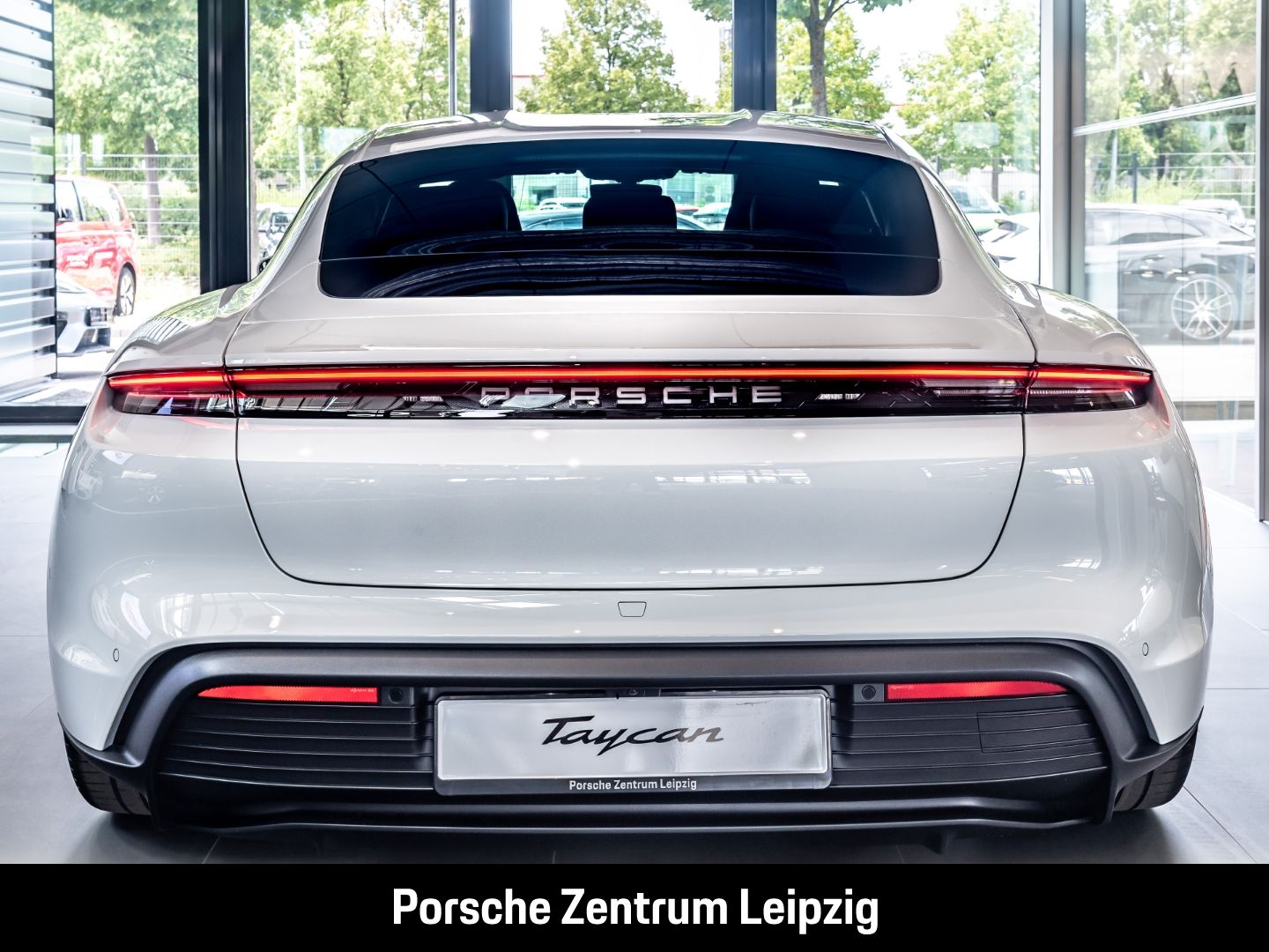 Porsche Taycan 4 SportDesign HD-Matrix ACC Pepita 21Zoll