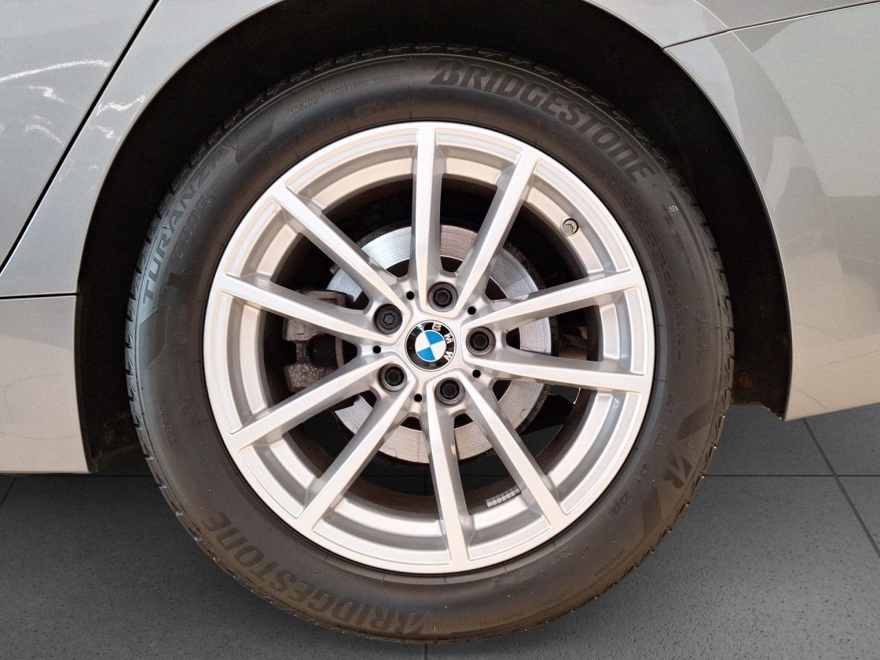 BMW 320d xDrive Limousine - Samsaru's Car Outlet