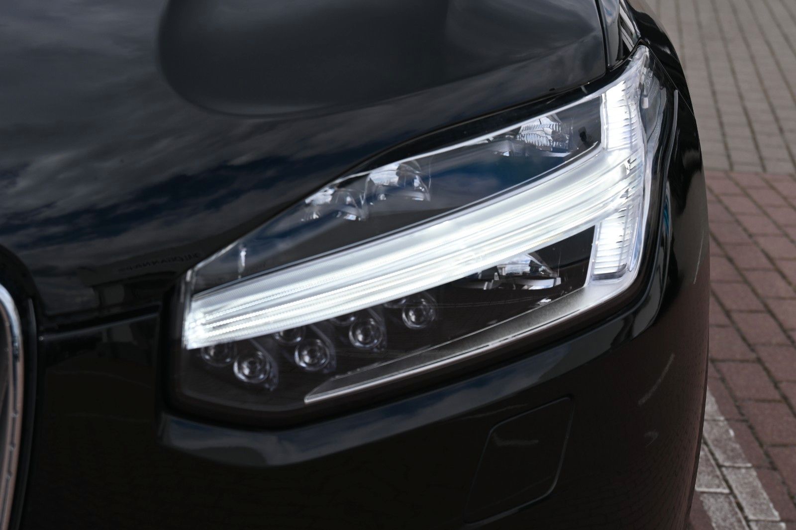 Volvo XC90 B5D AWD Inscription*LUFT*STDHZG*360*AHK*ACC