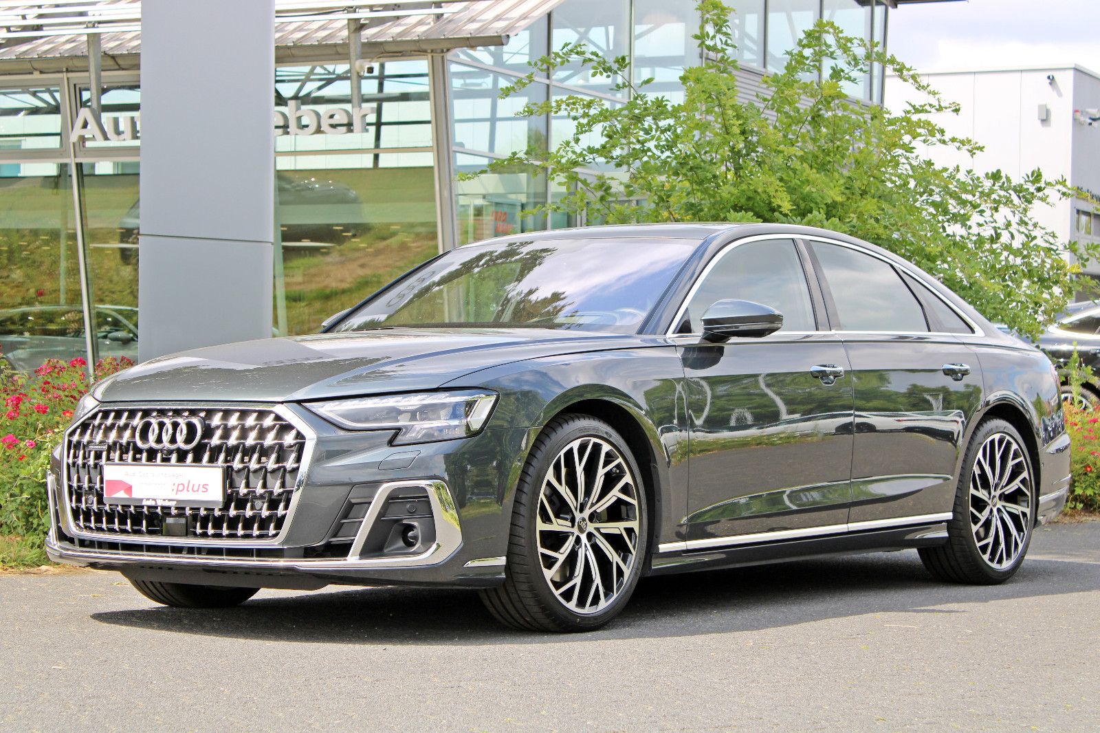 Audi A8 55TFSI quattro - Samsaru's Car Outlet