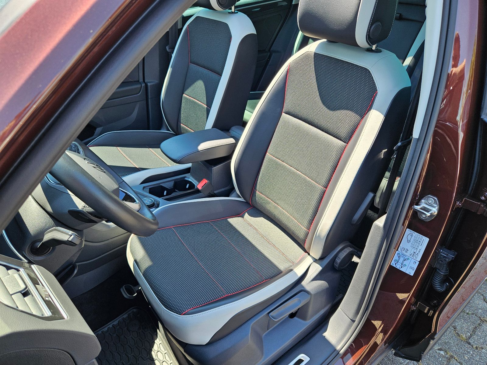 Volkswagen Tiguan 2.0 TSI DSG 4Motion - Samsaru's Car Outlet
