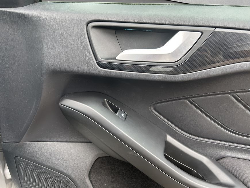 Ford Focus Turnier 1.0 EcoBoost Hybrid Aut. ST-LINE X