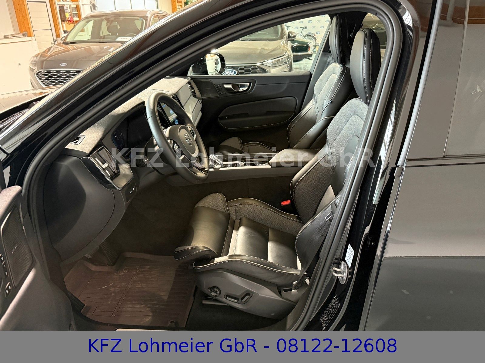 Volvo XC60 R Design Recharge Plug-In Hybrid AWD *Voll*