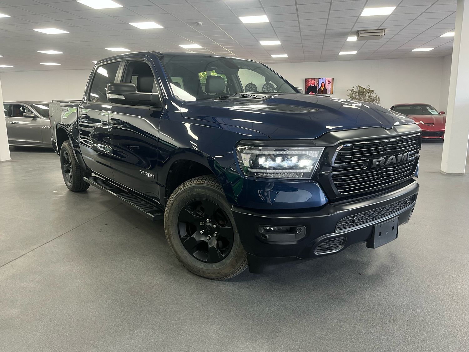 Dodge RAM 5,7l V8 CrewCab/LED/AHK/SHZ/Navi