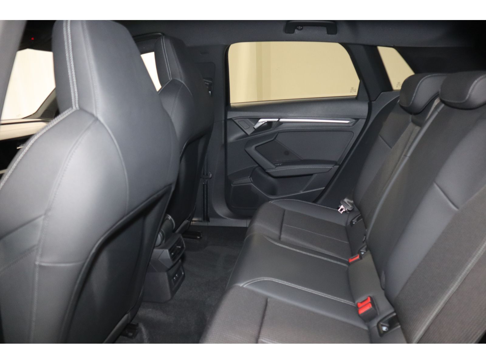 Audi A3 Sportback 35 TFSI S line - Samsaru's Car Outlet