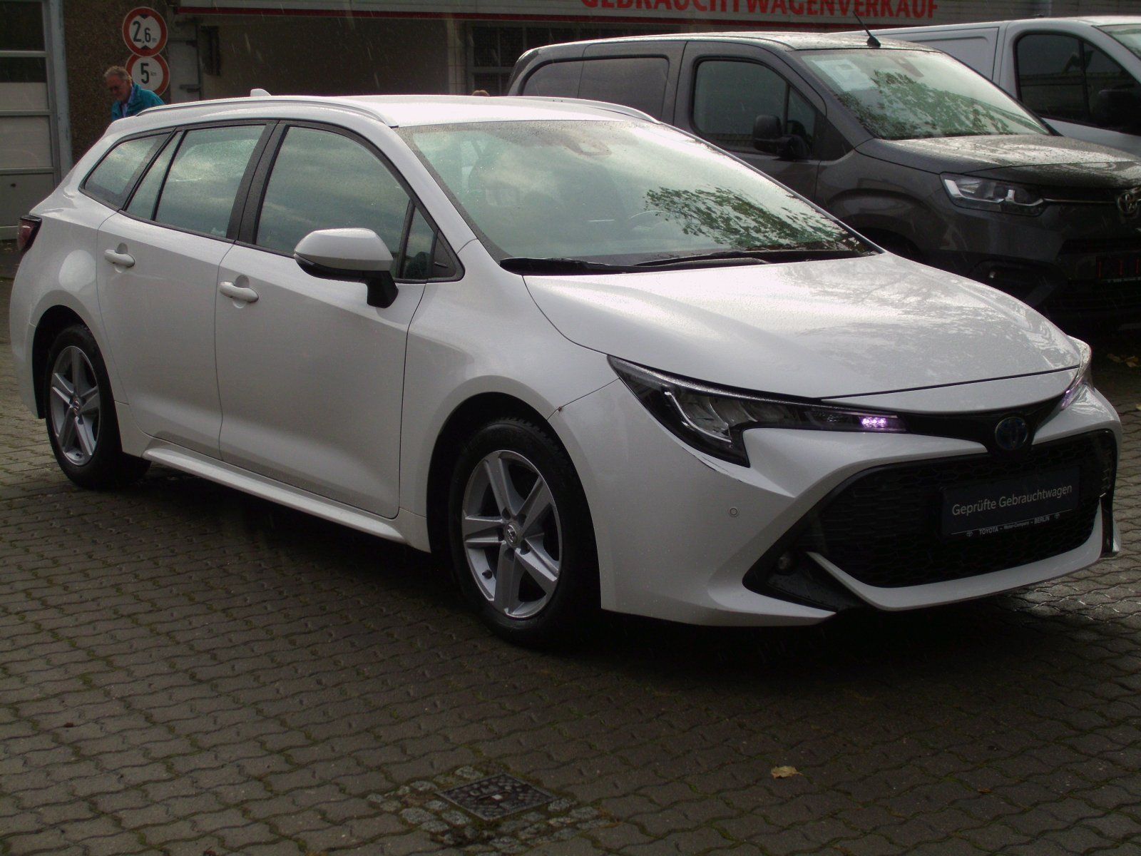 Toyota Corolla 2,0l Hybrid 4x2 Buisness Edition