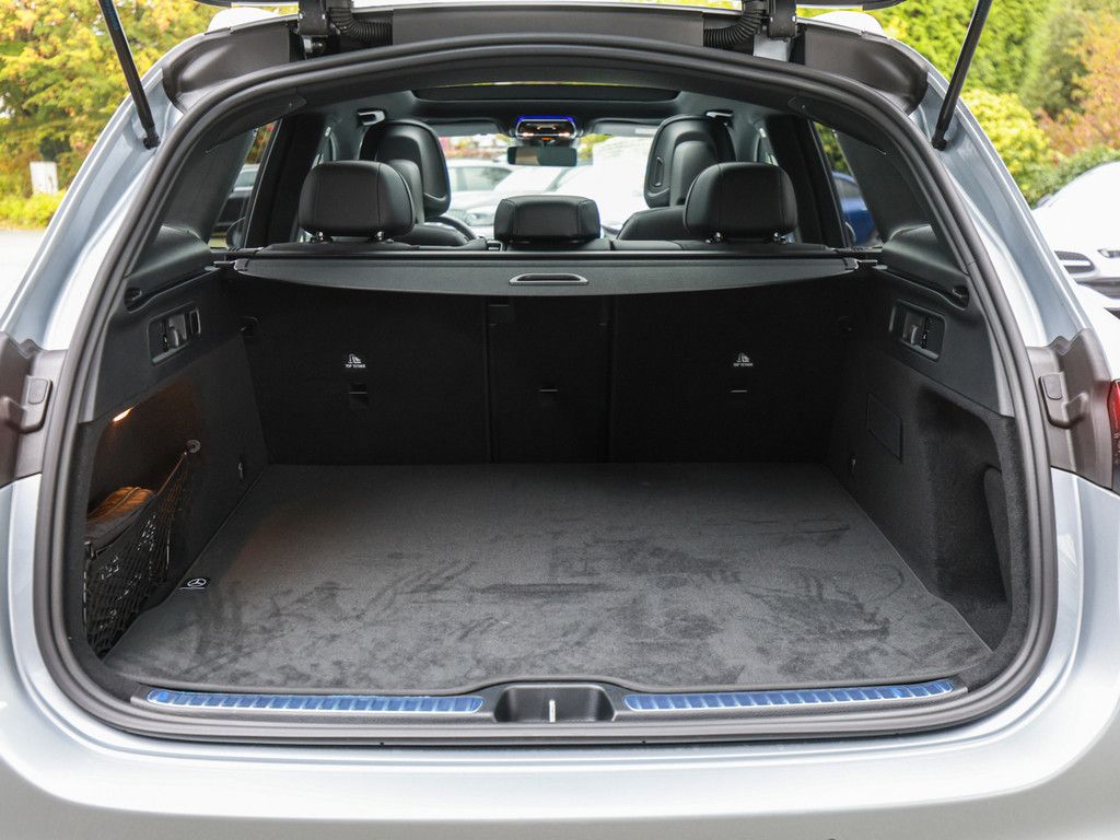 Mercedes-Benz GLC 220 d 4M AMG Line AHK Abstandstemp. LED Pano
