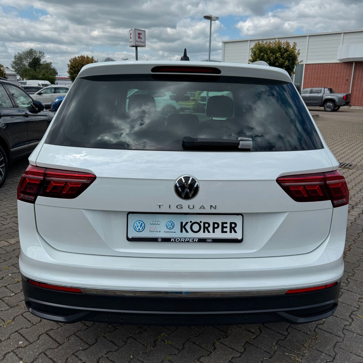 Volkswagen Tiguan 1.5 TSI - Samsaru's Car Outlet