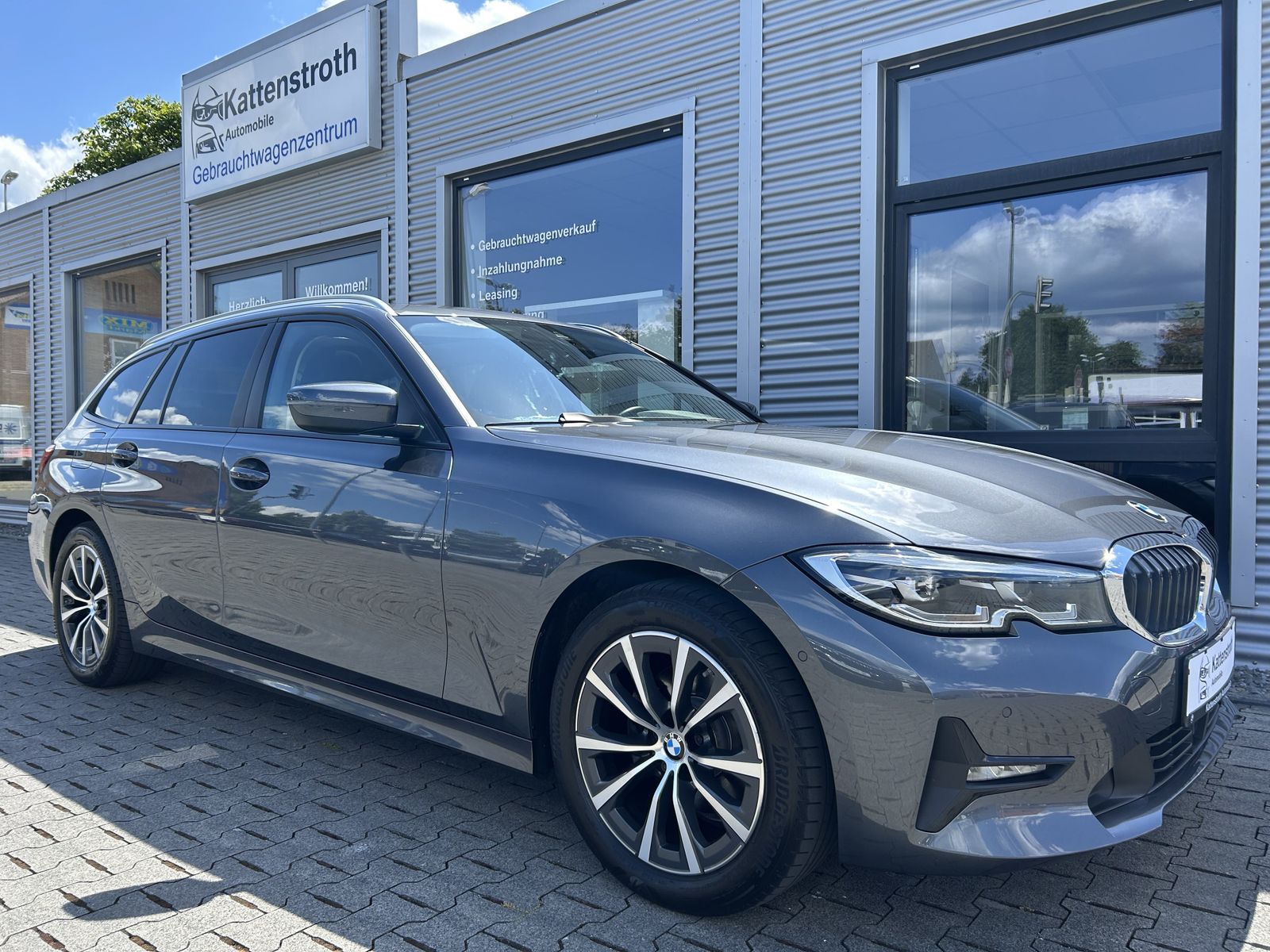BMW 320d Touring - Samsaru's Car Outlet