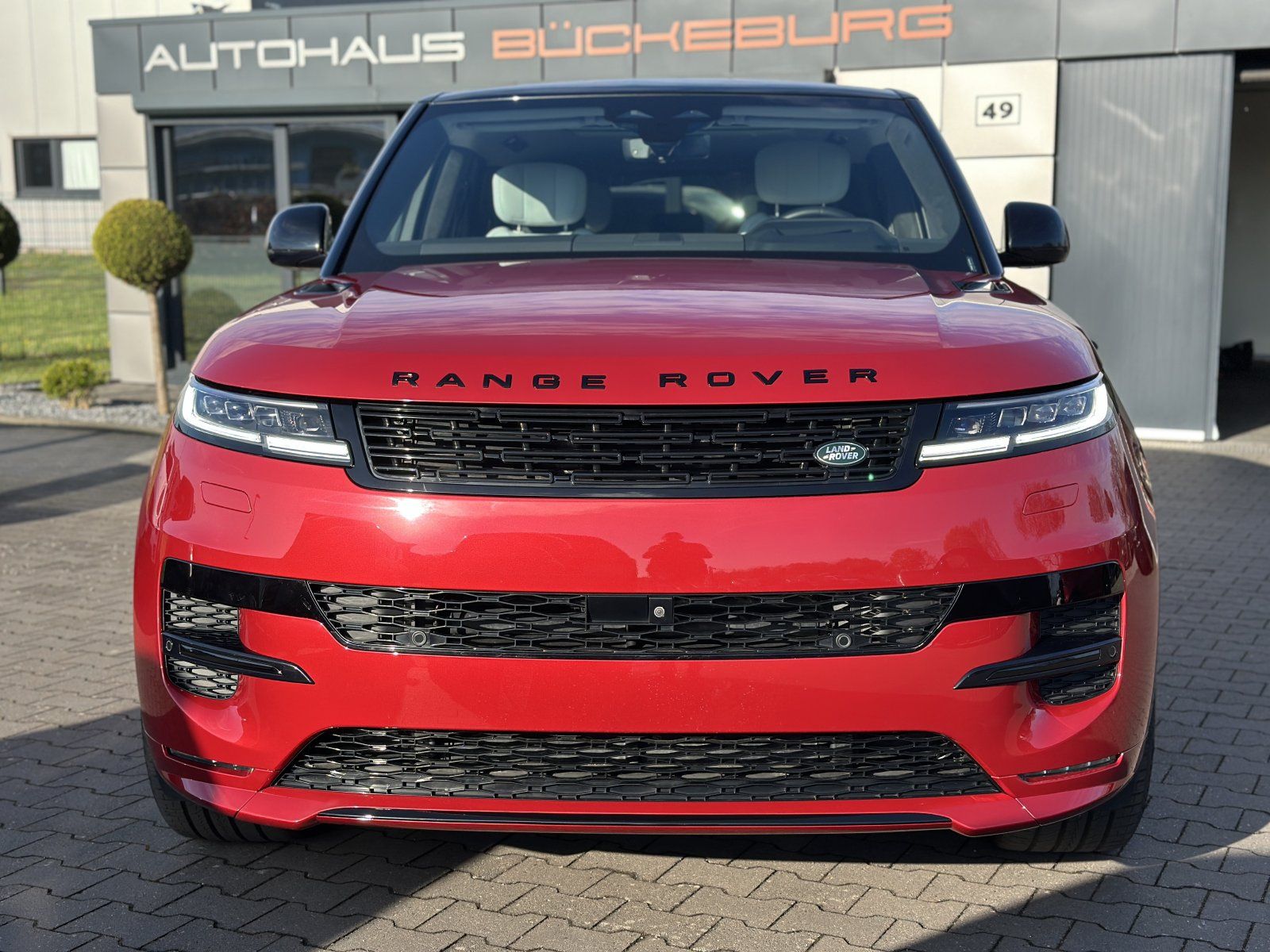 Range Rover Sport P530 4.4 V8 First Edition - Samsaru's Car Outlet