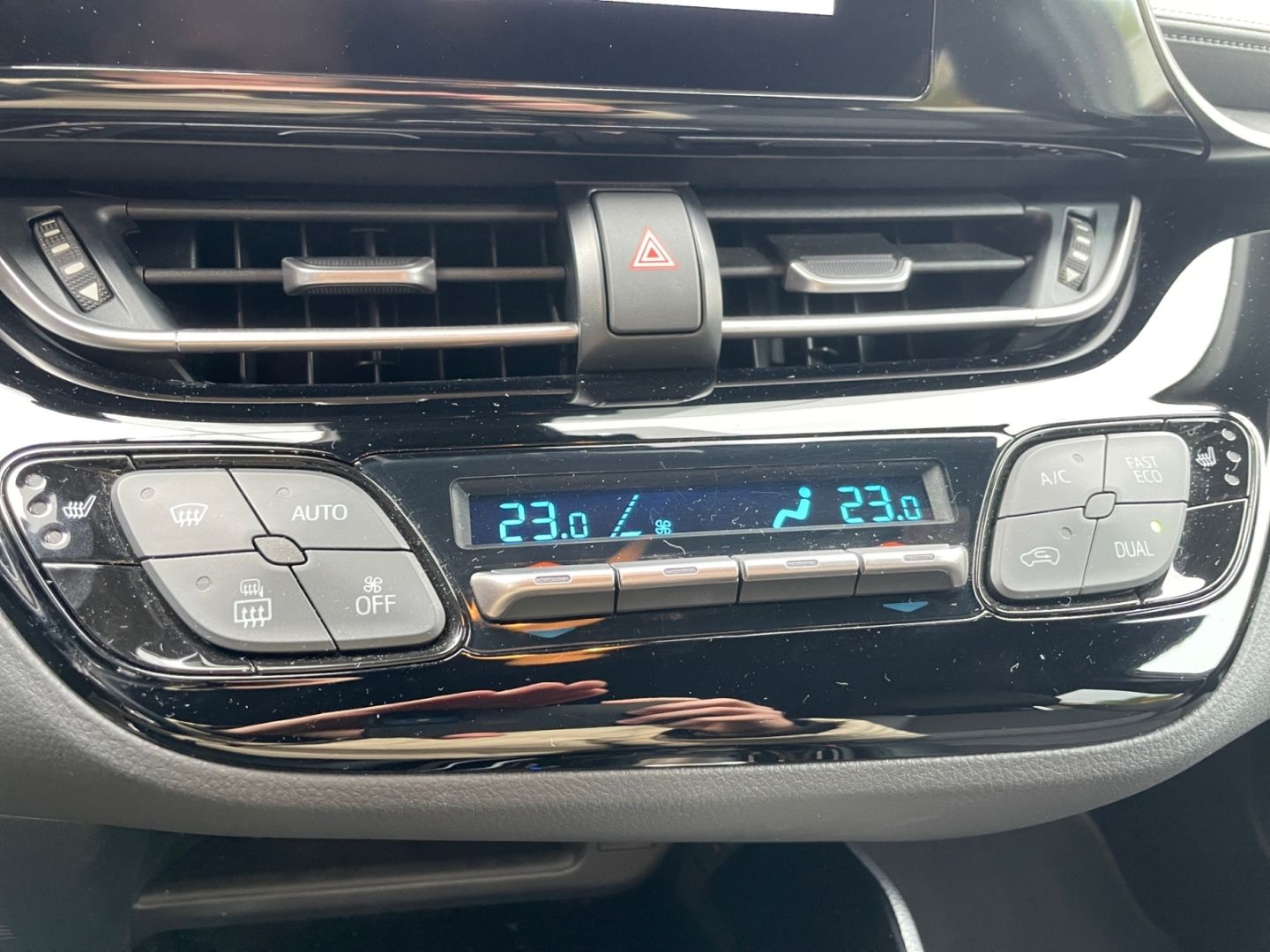 Toyota C-HR 2.0 Hybrid Team D *LED*ACC*CarPlay*CAM*SHZ*