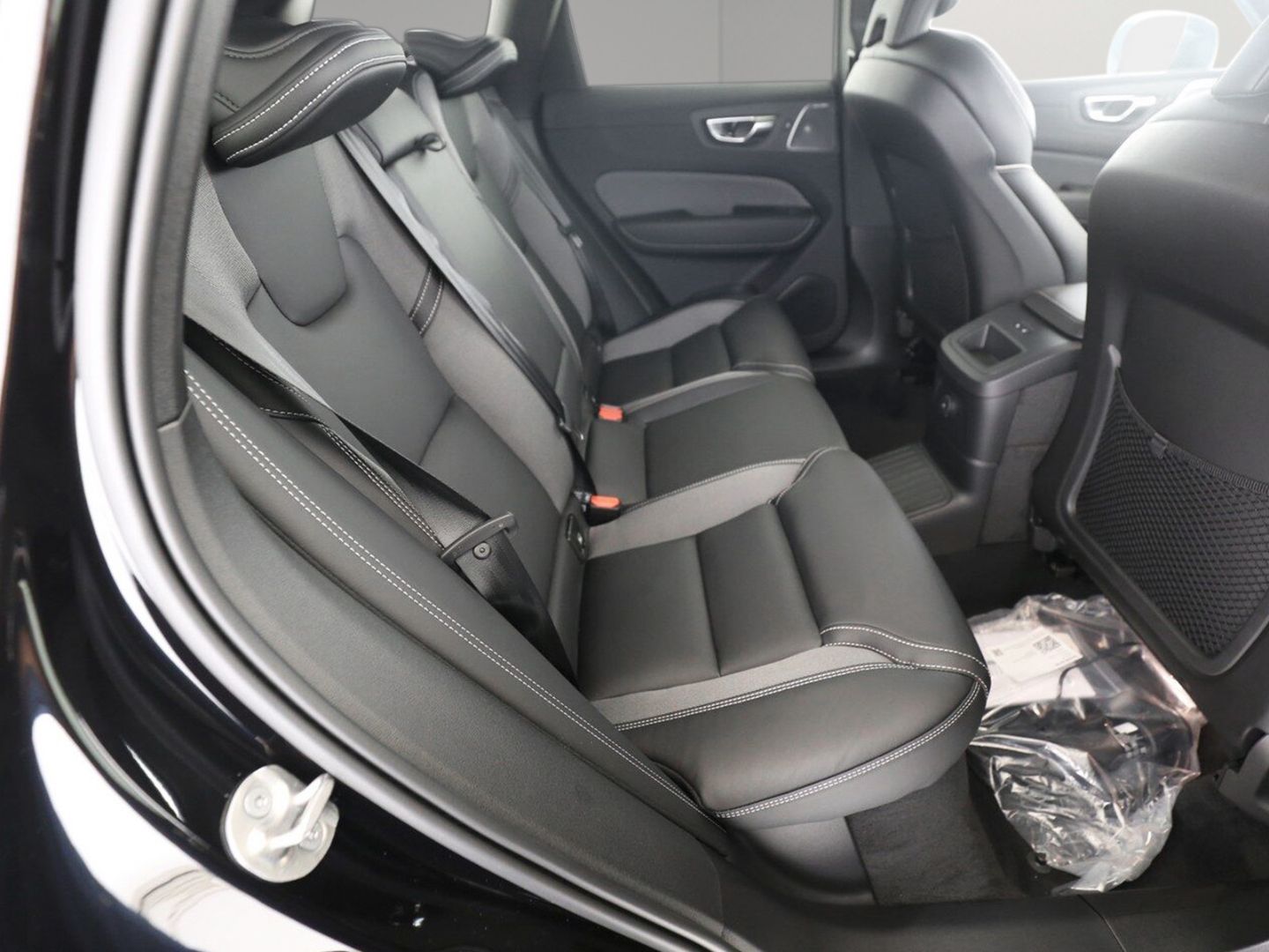 Volvo XC60 T8 Plus Black Edition Plug-In Hybrid AWD - Samsaru's Car Outlet