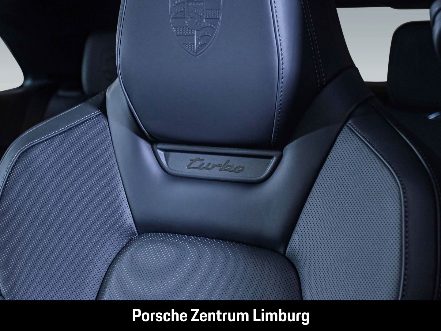 Porsche Macan Turbo BOSE Panoramadach Luftfederung LED