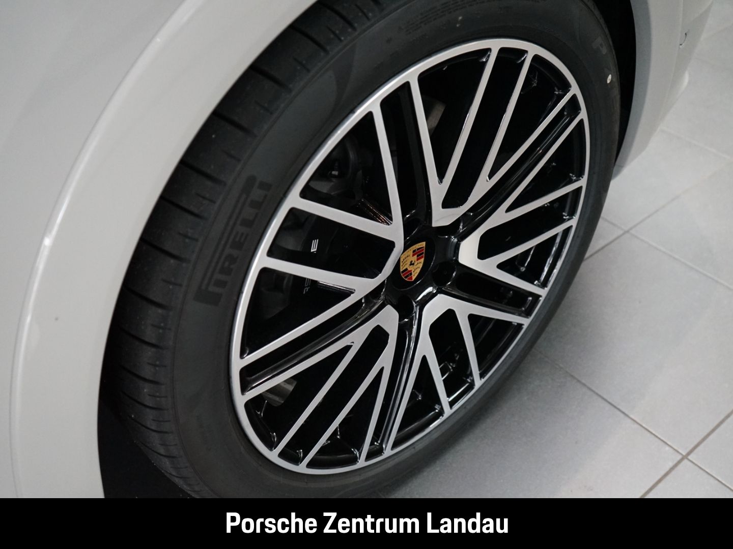 Porsche Cayenne E-Hybrid Burmester InnoDrive Head-Up