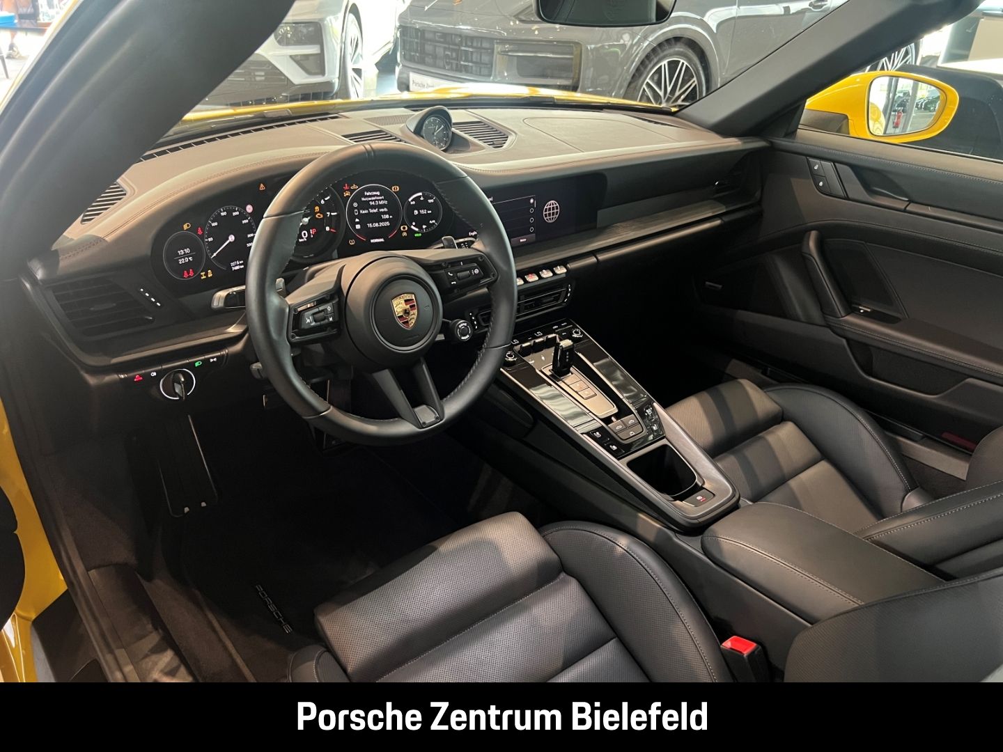 Porsche 992 911 Carrera 4 GTS Cabrio HA-Lenkung LED BOSE