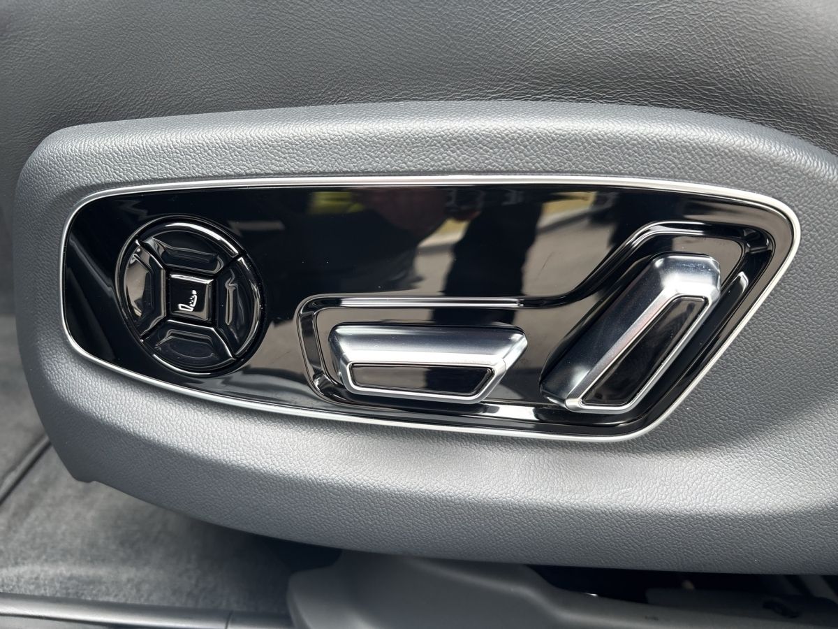 Audi A8 55 TFSI quattro - Samsaru's Car Outlet
