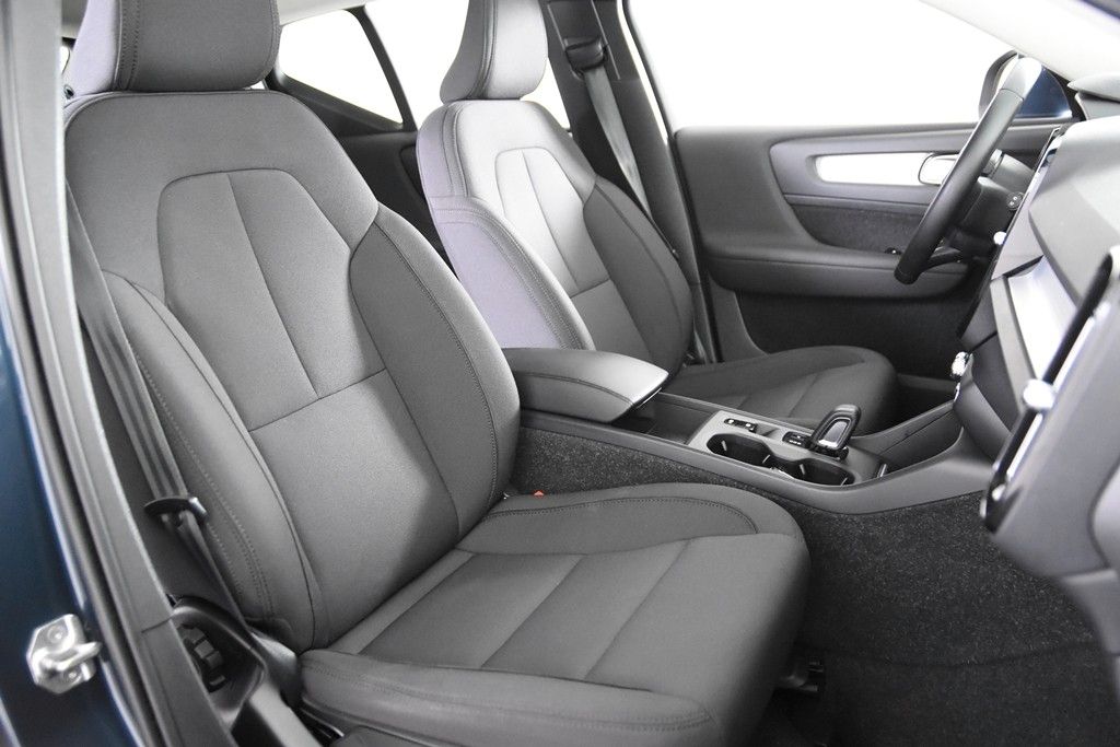 Volvo XC40 T4 Recharge Inscription - Samsaru's Car Outlet